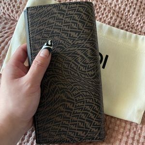 NEW! Fendi 2021 x Sarah Coleman FF Vertigo Continental Continental Large Wallet